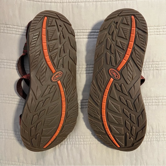 Chaco Men’s Burgundy and Black Adventure Sandals - Picture 5 of 6